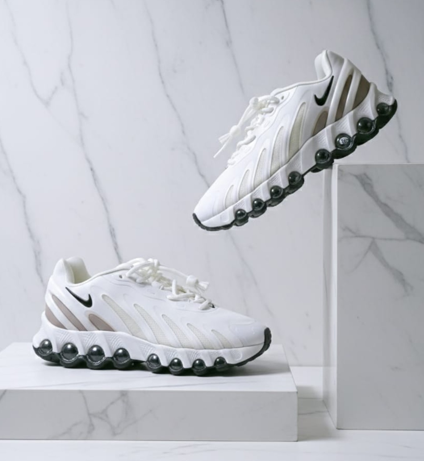 Nike Air Max DN8 Premium – White